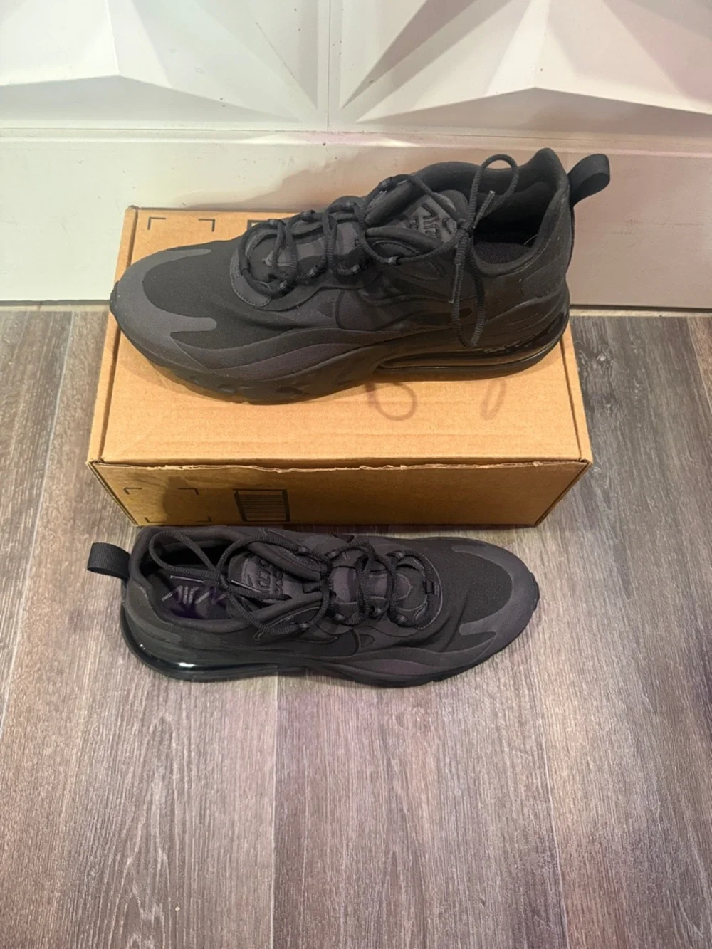Nike Men’s Air Max 270 React Sneakers - in black oil sz 11